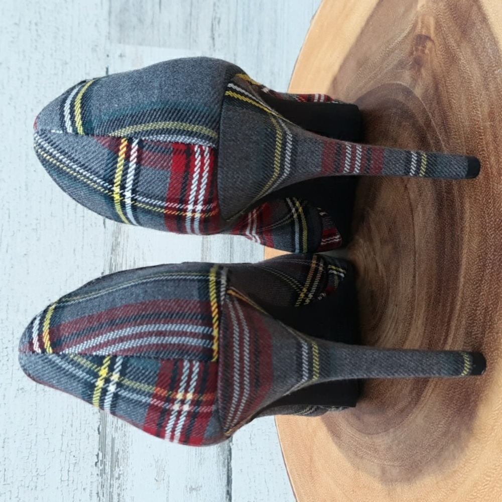EUC FIONI STEWART PLAID STILETTOS - Picture 3 of 8